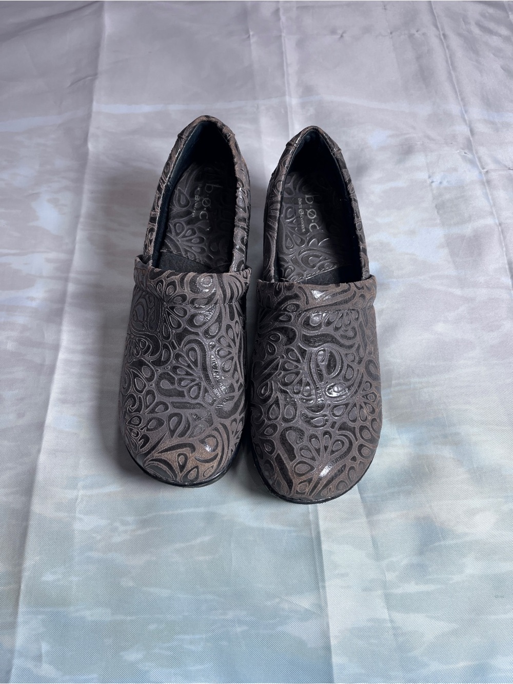 b.o.c. Women's Grey Embossed Slip-On Loafers
